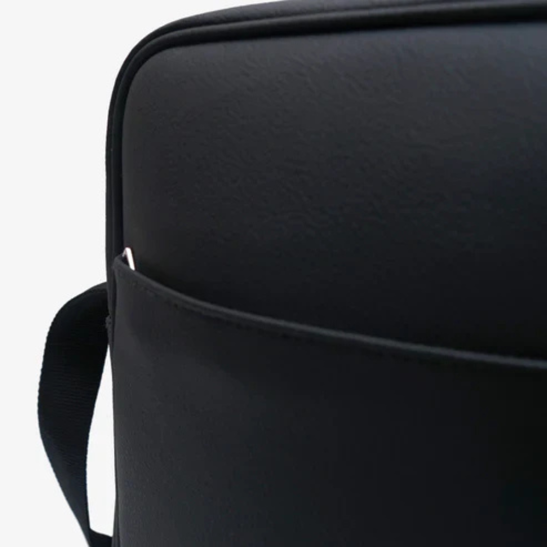 Modish Carry | Black Crossbody Bag – Compact Must-Have Bag for All