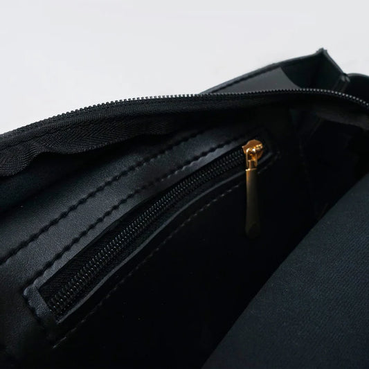 Modish Carry | Black Saddle Bag – Stylish Everyday Handbag for Women & Mums