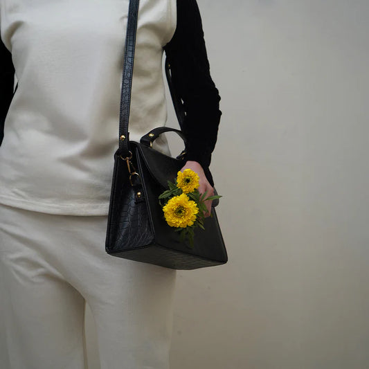 Modish Carry | Croc Embossed Black Leather Bag – Stylish Women’s Handbag