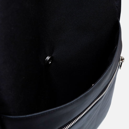 Modish Carry | Mid Black Backpack – Stylish Everyday Bag