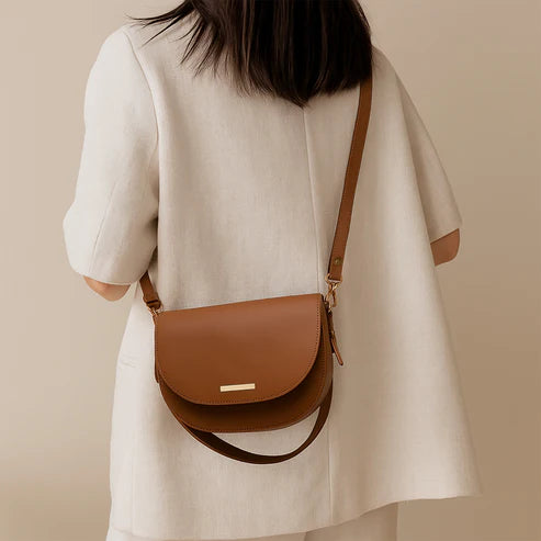 Modish Carry | Brown Sugar Saddle Bag – Aesthetic Vegan Crossbody Bag