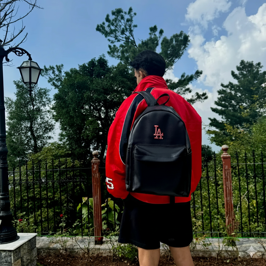 Modish Carry | Borsa da viaggio alla moda, unisex, in pelle vegana nera di Los Angeles