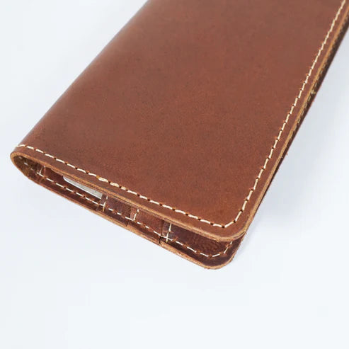 Modish Carry Unisex RegalFold Long Wallet close-up multiple card slots cash compartment