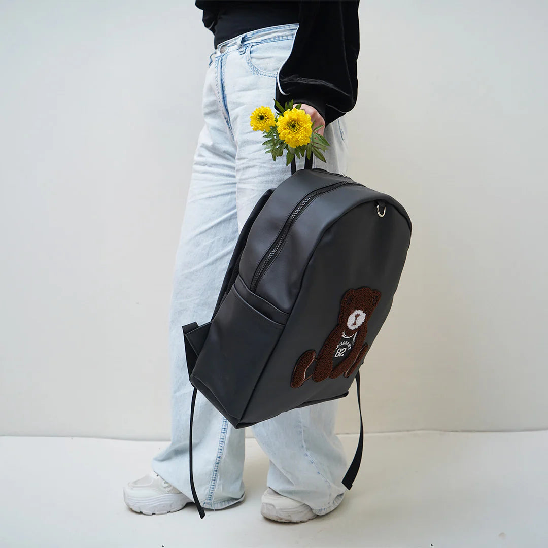 حقيبة ظهر عصرية | حقيبة ظهر بتصميم تيدي - حقيبة يومية أنيقة ومرحة 